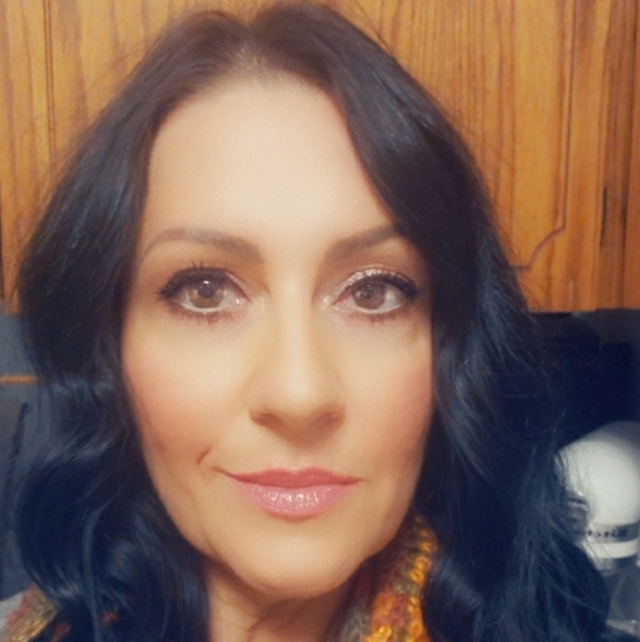 Meet your Posher, Mandy - Picture 1 of 1